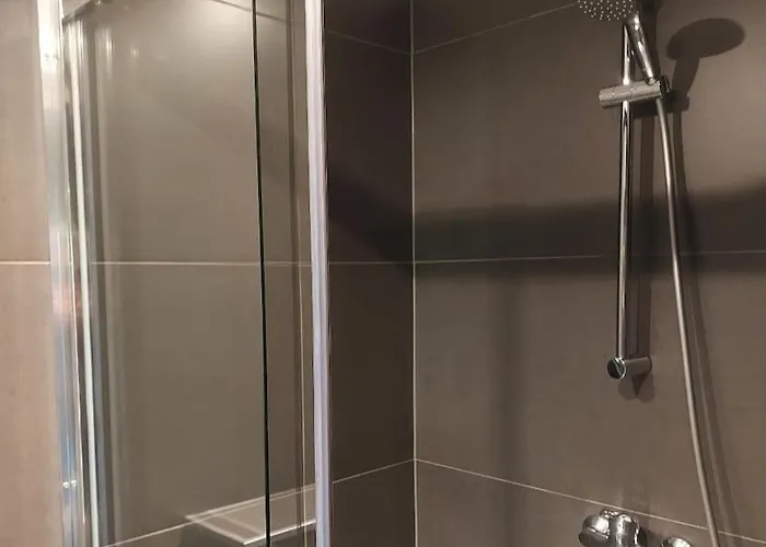 Garden House - Free Parking *